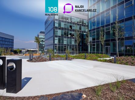 Pronájem kanceláře, 557 m²
