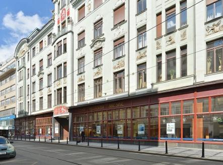 Pronájem kanceláře, 538 m²