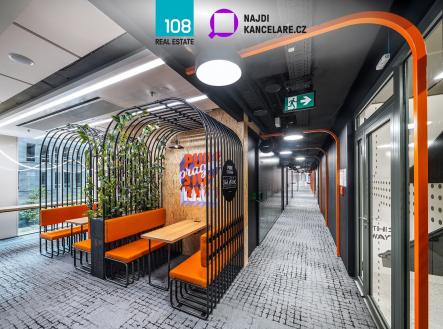 Pronájem kanceláře, 1 698 m²