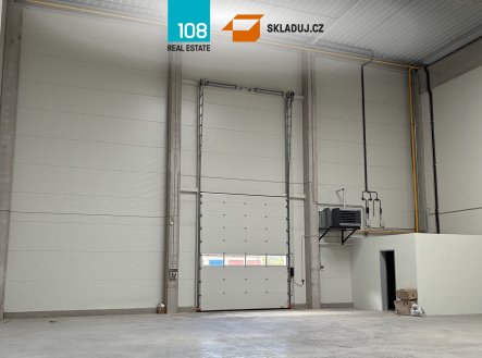 Pronájem komerčního objektu, sklad, 1 900 m²