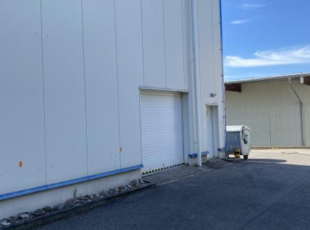 Pronájem komerčního objektu, sklad, 1 300 m²