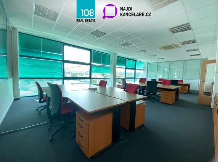 Pronájem kanceláře, 5 500 m²