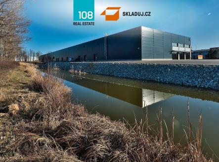 Pronájem komerčního objektu, sklad, 11 000 m²