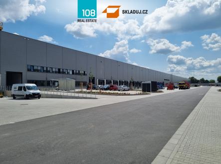 Pronájem komerčního objektu, sklad, 2 500 m²
