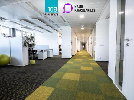 Pronájem kanceláře, 408 m²