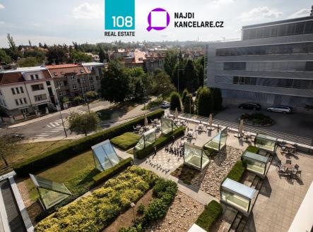 Pronájem kanceláře, 260 m²