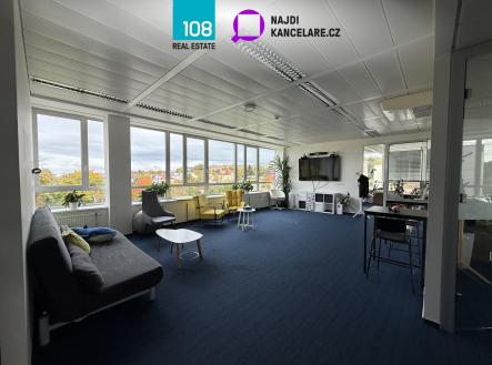 Pronájem kanceláře, 274 m²