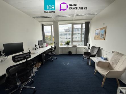 Pronájem kanceláře, 274 m²