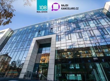 Pronájem kanceláře, 902 m²
