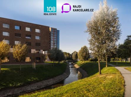 Pronájem kanceláře, 1 535 m²