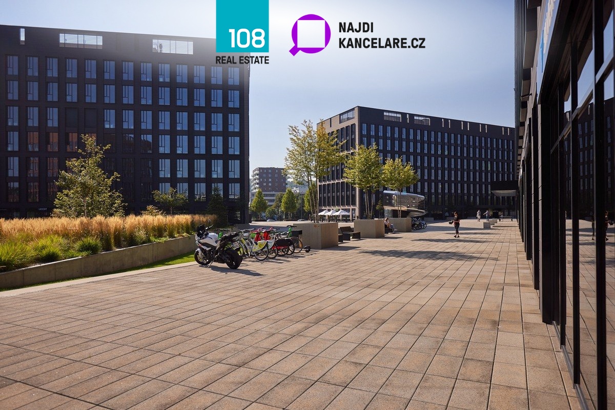 rustonka-1-a-2-sokolovska-praha-8-karlin
