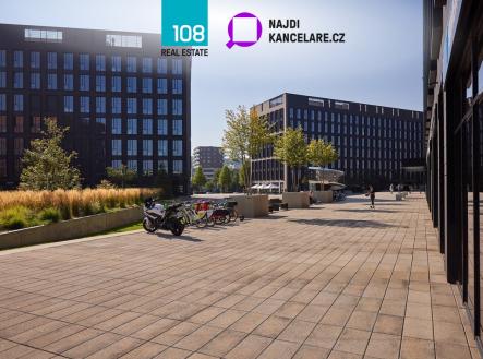 Pronájem kanceláře, 819 m²