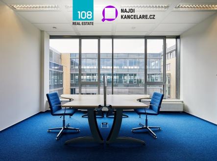 Pronájem kanceláře, 1 261 m²