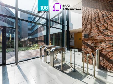 Pronájem kanceláře, 650 m²