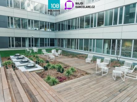 Pronájem kanceláře, 2 870 m²