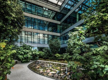 Pronájem kanceláře, 1 057 m²