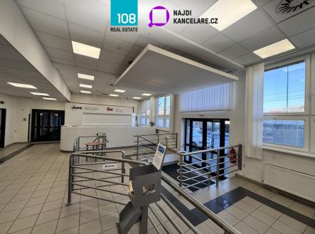 Pronájem kanceláře, 2 460 m²