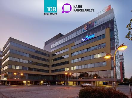 Pronájem kanceláře, 725 m²