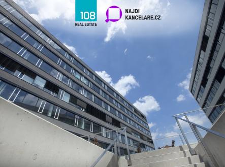 Pronájem kanceláře, 300 m²