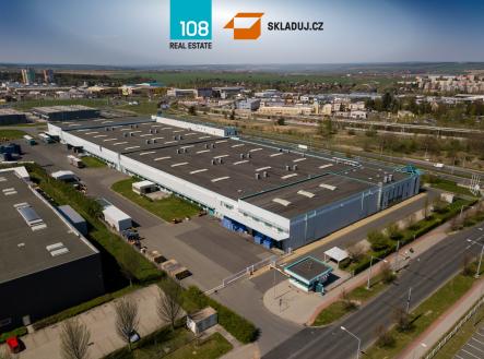 Pronájem komerčního objektu, sklad, 15 000 m²