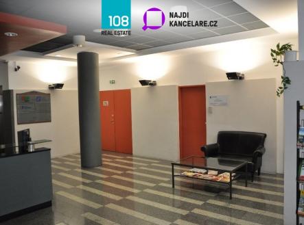 Pronájem kanceláře, 3 000 m²