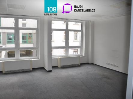Pronájem kanceláře, 698 m²