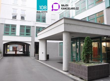 Pronájem kanceláře, 698 m²