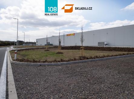 Pronájem komerčního objektu, sklad, 8 000 m²