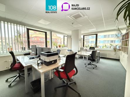 Pronájem kanceláře, 379 m² obrázek