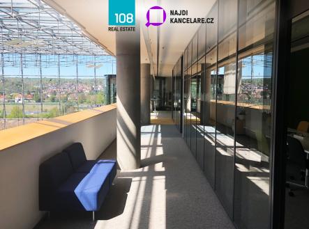 Pronájem kanceláře, 744 m²