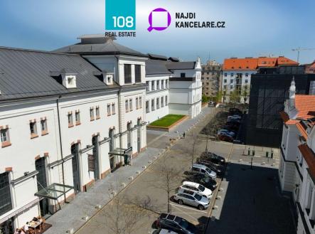 Pronájem kanceláře, 1 050 m²