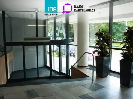 Pronájem kanceláře, 1 171 m²