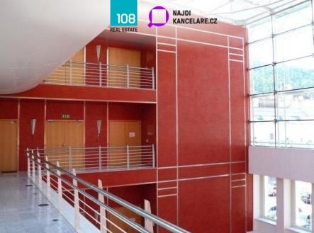 Pronájem - kanceláře, 2 306 m²