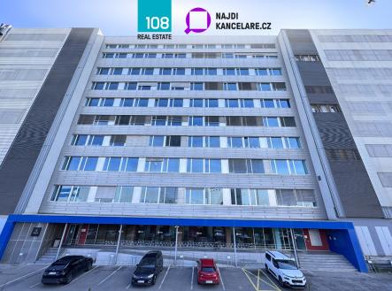 Pronájem - kanceláře, 561 m²