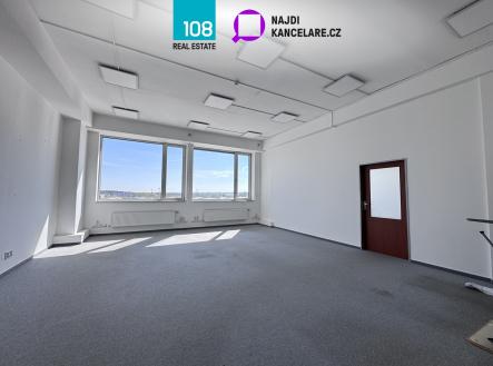 Pronájem - kanceláře, 561 m²