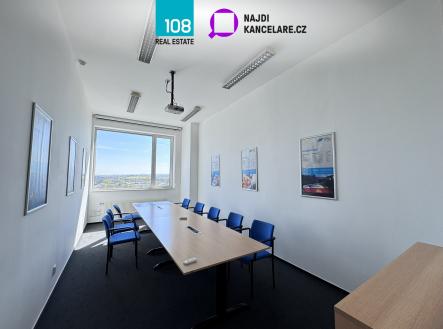 Pronájem - kanceláře, 351 m²