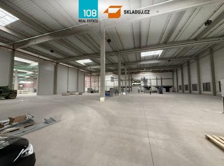 Pronájem komerčního objektu, sklad, 1 796 m²
