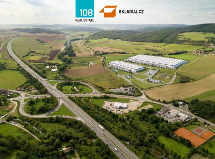 Pronájem komerčního objektu, sklad, 2 592 m²