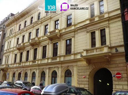 Pronájem kanceláře, 977 m²