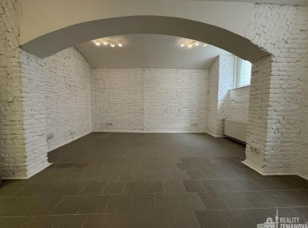 Pronájem kanceláře, 240 m²