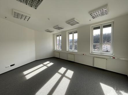 Pronájem - kanceláře, 350 m²