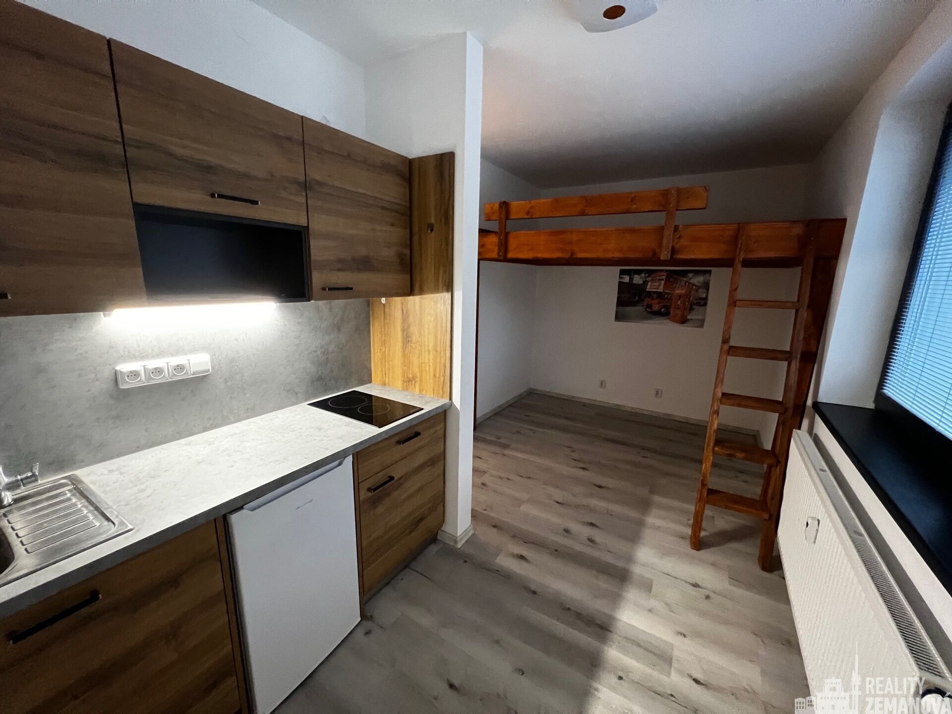 Hezký byt 1+kk, 24 m2, Malá Chuchle, Praha 5