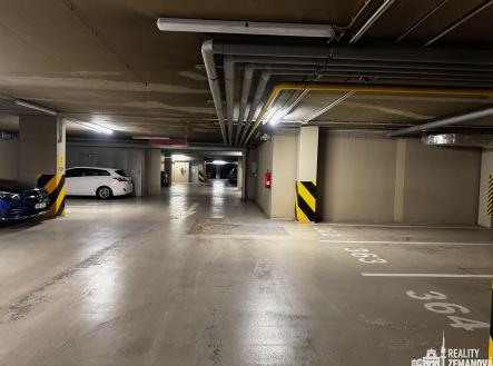 Pronájem garážového stání, 10 m² obrázek