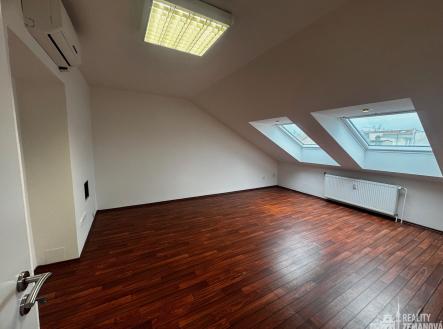 Pronájem kanceláře, 115 m²