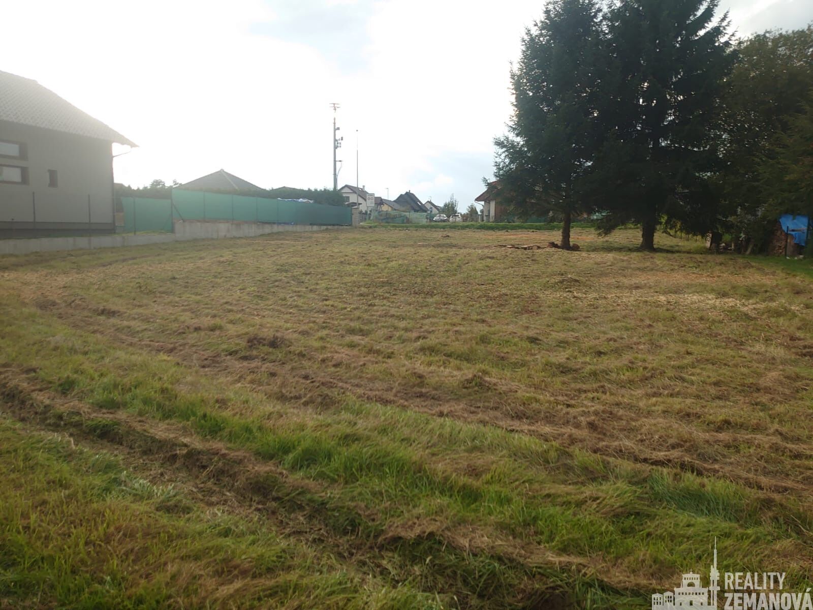 Velkorysý stavební pozemek 1 530 m² – Struhařov u Mnichovic, skvělý dojezd do Prahy