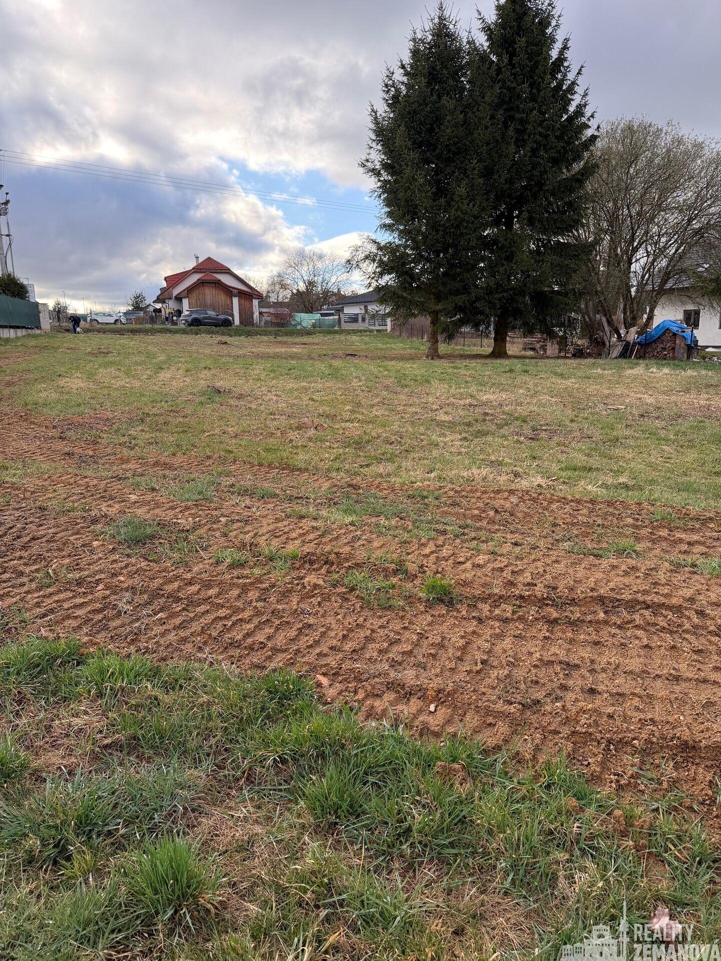 Velkorysý stavební pozemek 1 530 m² – Struhařov u Mnichovic, skvělý dojezd do Prahy