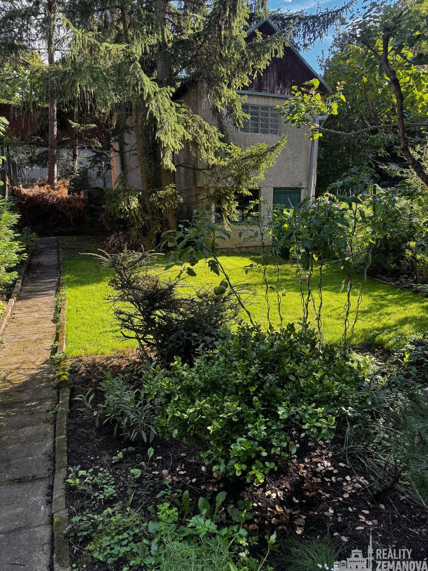 K dlouhodobému pronájmu rodinný dům 5+1 na Spořilově – Roztylské sady