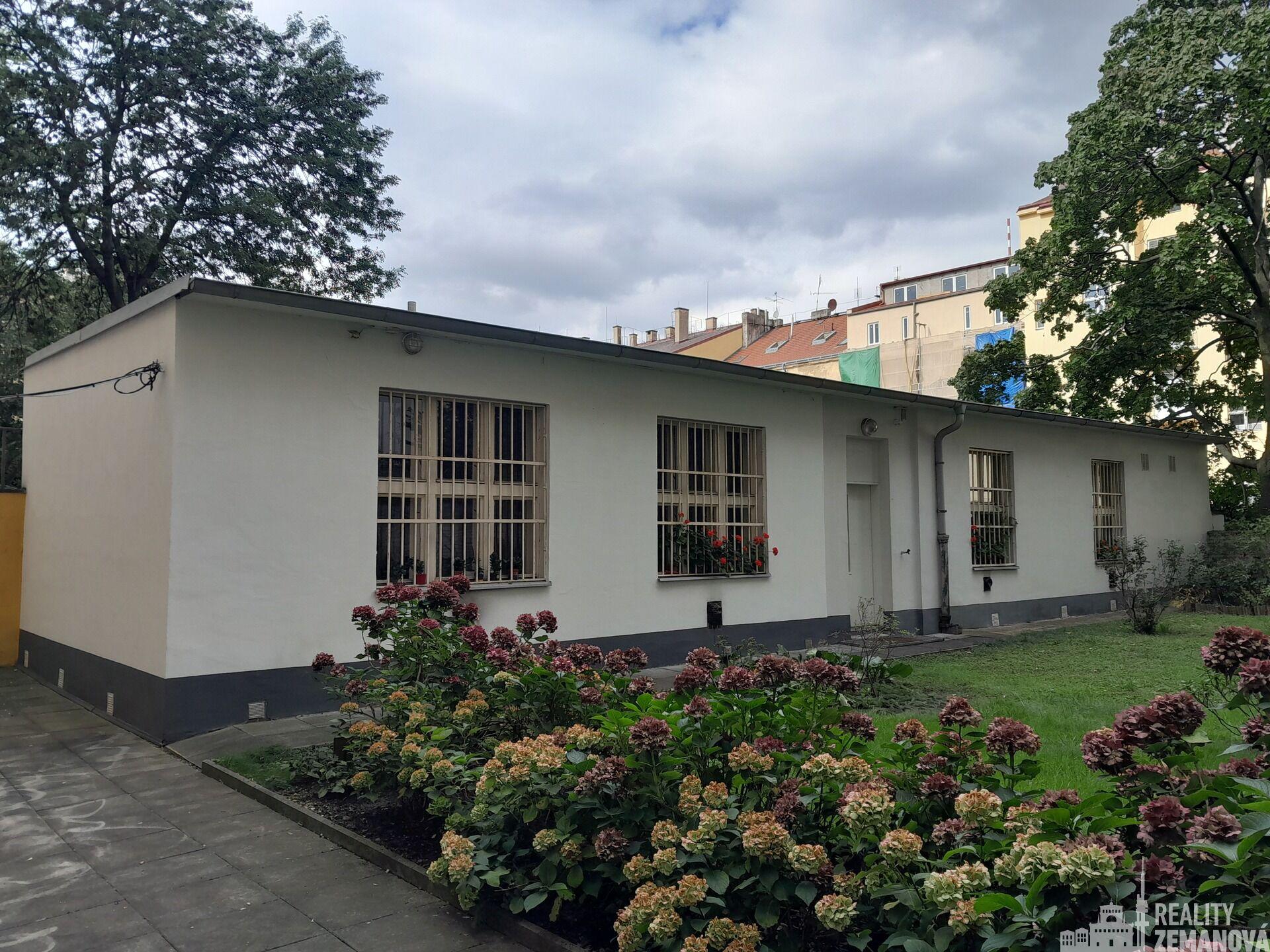 Nebytový prostor o celkové rozloze 82,9 m2 v Praze na Vinohradech (Korunní ulice).