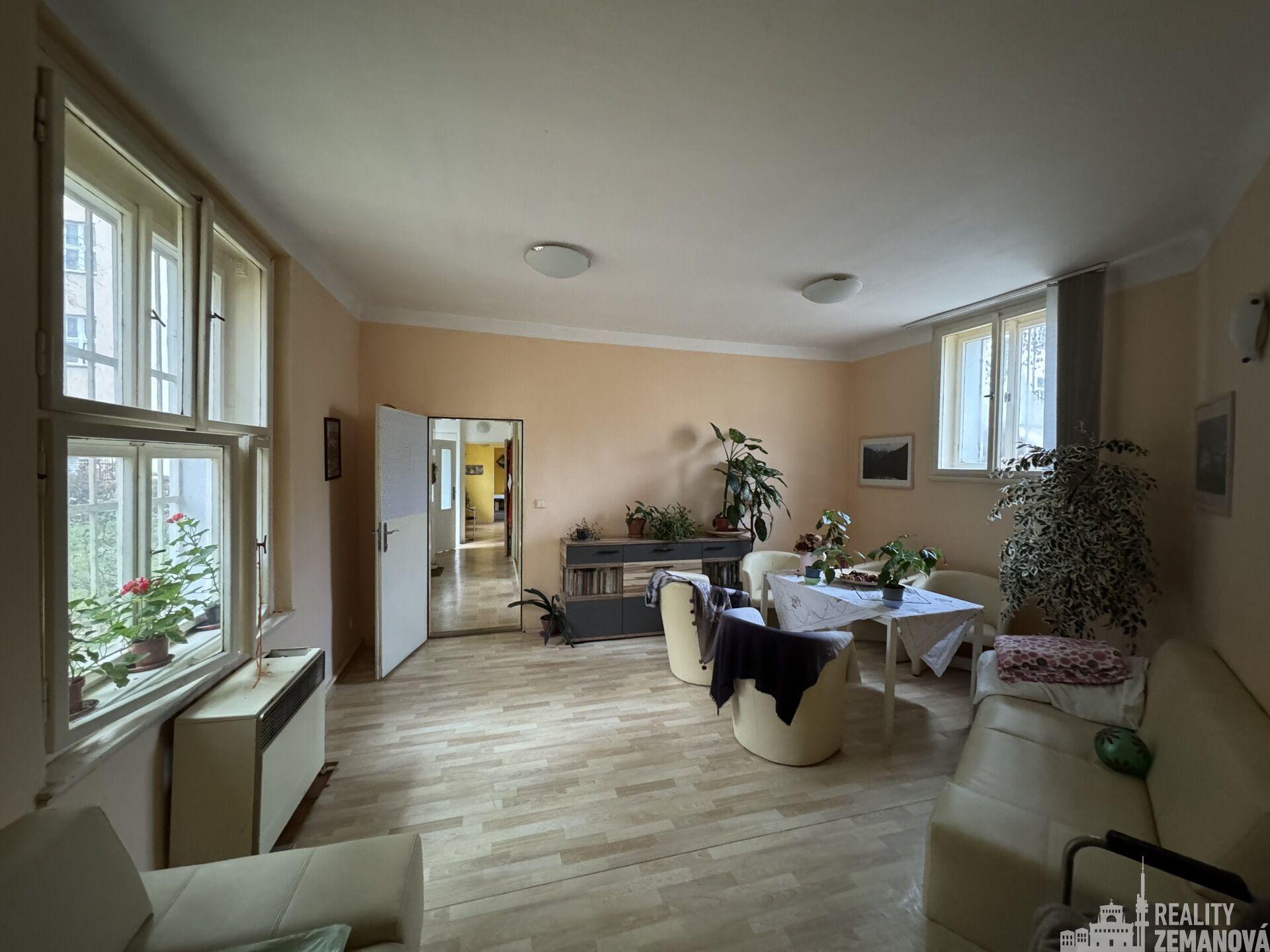 Nebytový prostor o celkové rozloze 82,9 m2 v Praze na Vinohradech (Korunní ulice).