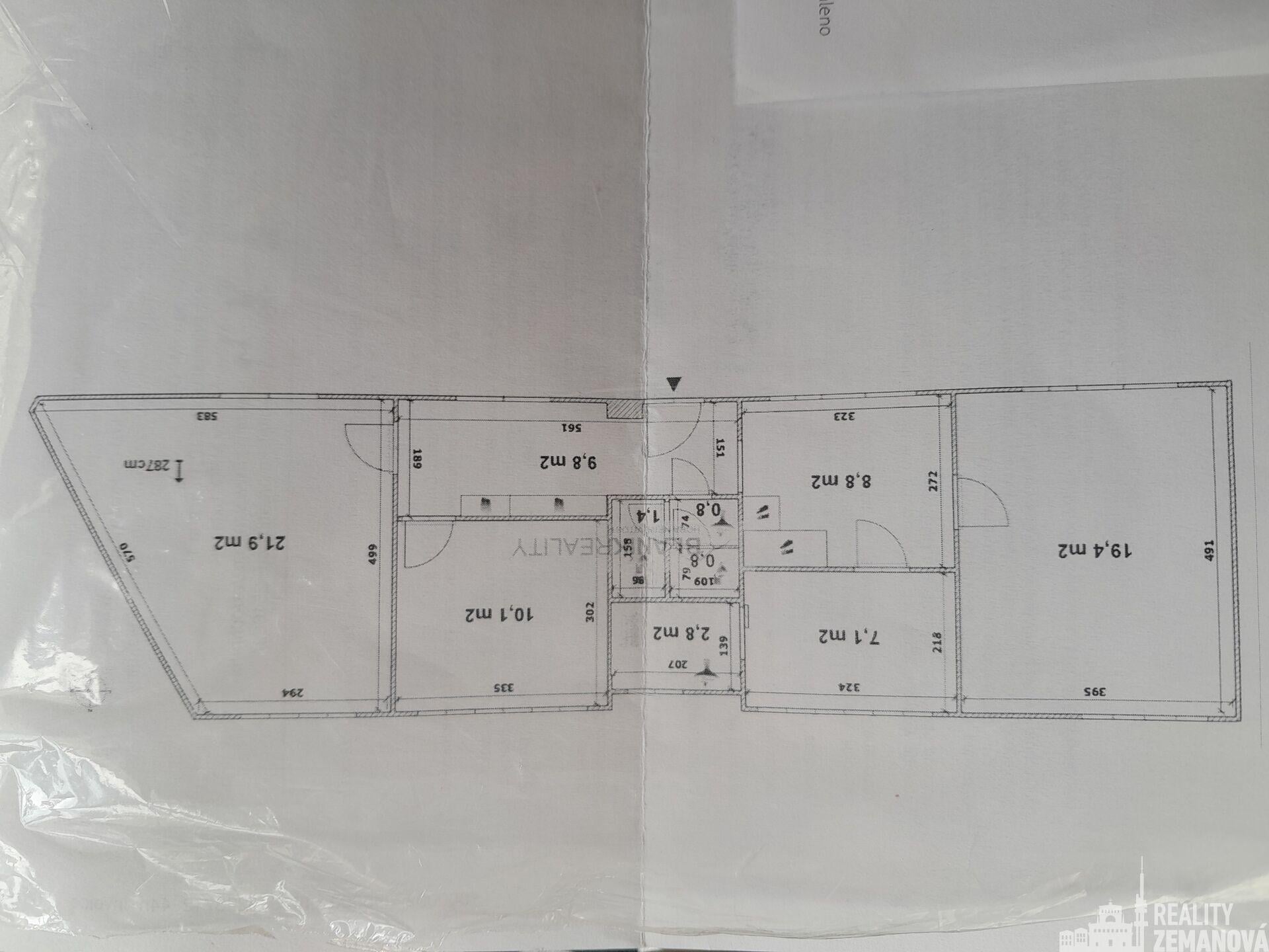 Nebytový prostor o celkové rozloze 82,9 m2 v Praze na Vinohradech (Korunní ulice).